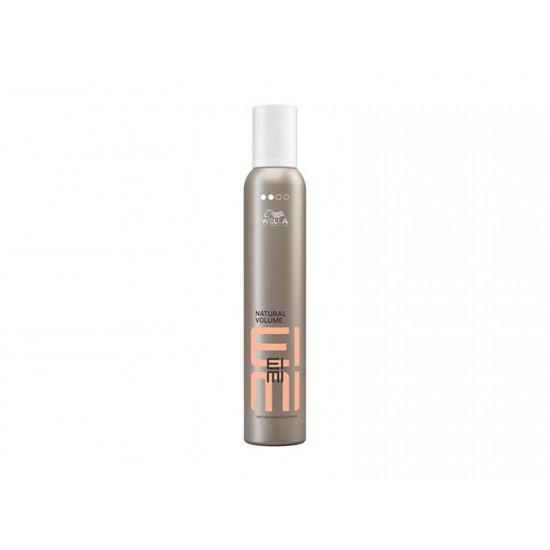 Spuma pentru volum cu fixare flexibila Wella Eimi Natural Volume 300ml  